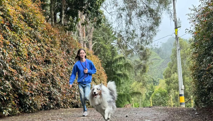 Laura Roldán y su perro Blue Laura Roldán y su perro Blue