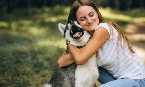 Préstele atención al vínculo con su mascota para el alivio del estrés