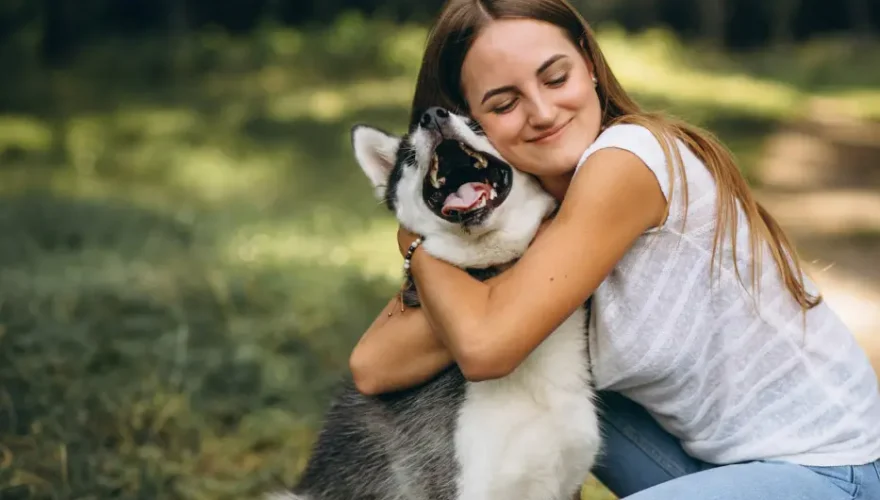 Préstele atención al vínculo con su mascota para el alivio del estrés